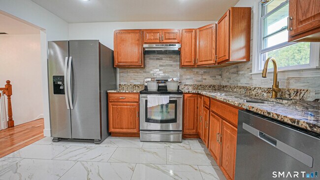 Foto del edificio - 870 Woodtick Rd