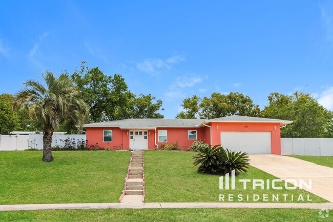 Building Photo - 7025 Fairlawn St