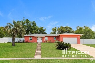 Building Photo - 7025 Fairlawn St