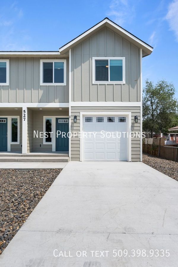 Building Photo - 3 Bed, 2 Bath Duplex! Includes W/S/G