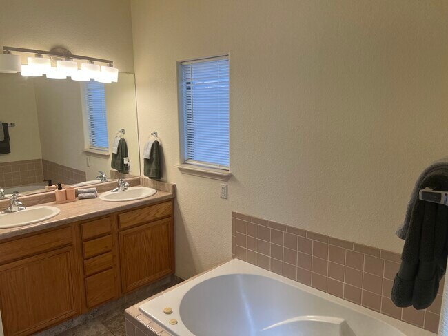 Foto del edificio - 2902 Quasar Dr