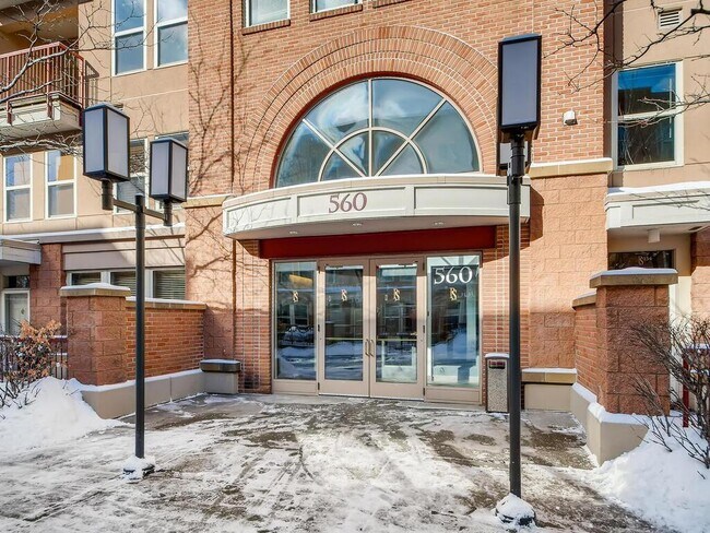 Building Photo - 560 N 2nd St