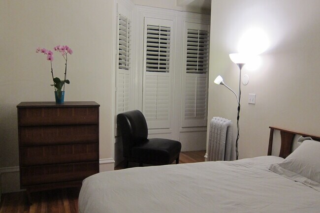 Building Photo - 308 Brookline St.