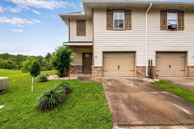 Foto del edificio - 408 Arbor Lake Dr