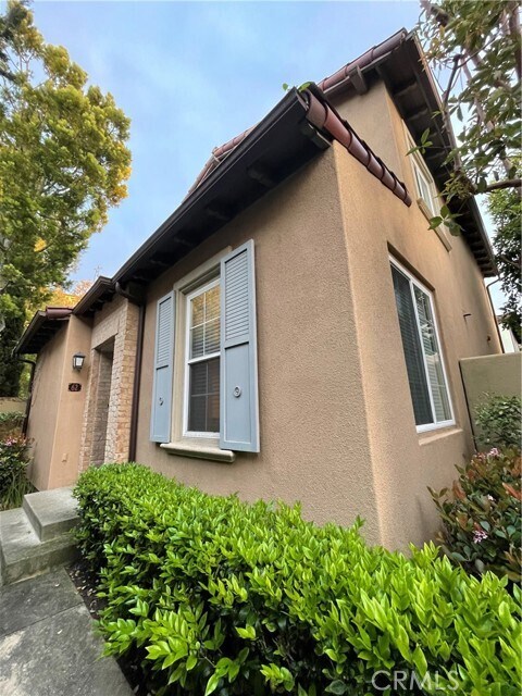 Building Photo - 62 Clouds