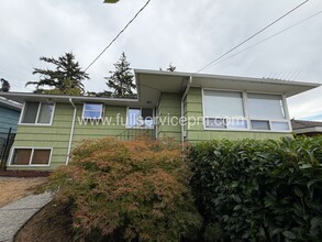 Building Photo - 4834 15th Ave S