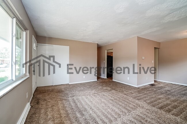 Building Photo - 1456 Picard Rd