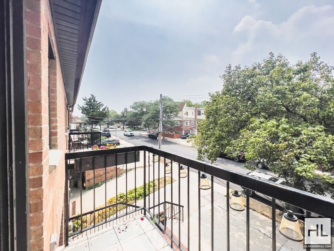 ELIOT AVENUE Room for Rent in Queens, NY