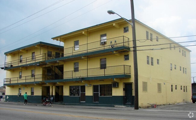 Building Photo - 733 Dr Martin Luther King Jr Blvd W