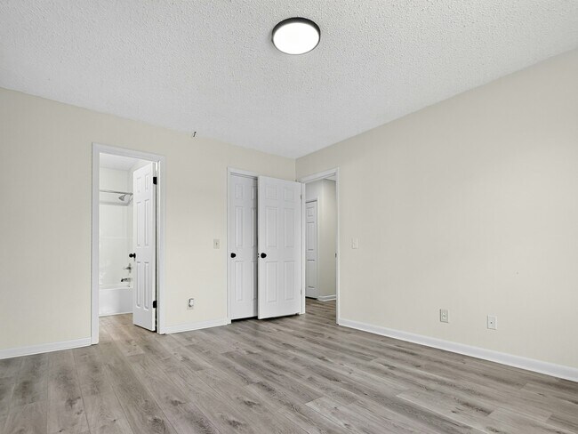 Foto del edificio - 6209 Friar Tuck Dr NW