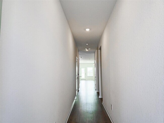 Foto del edificio - 136 Holmby Dr