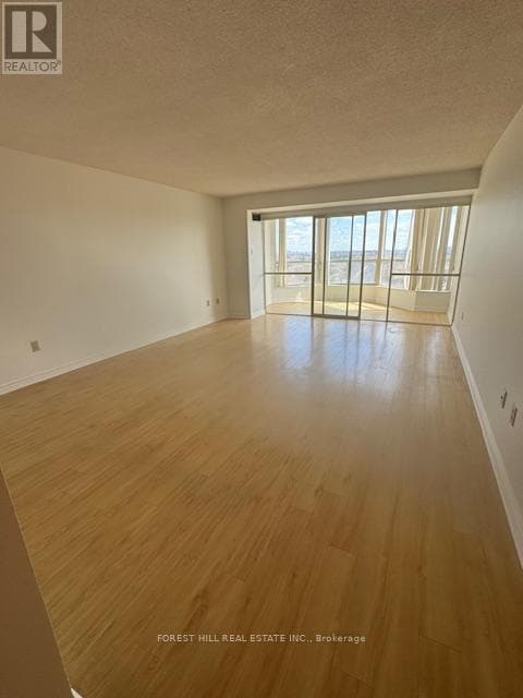 Photo du bâtiment - 7300-7300 Yonge St
