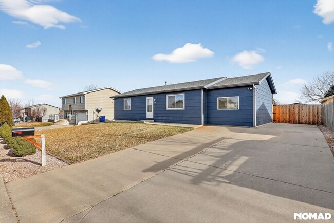 Building Photo - 4448 Lake Mead Dr