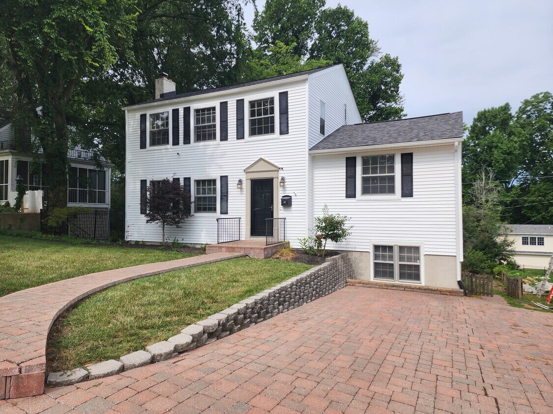 165 E Glenwood Dr, Clarksville, TN 37040 House Rental in Clarksville