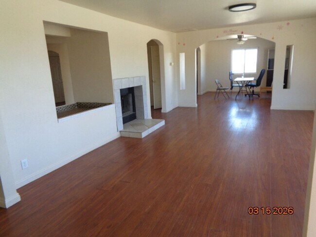 Building Photo - Sprawling and Spacious 8-acre Ranch Home