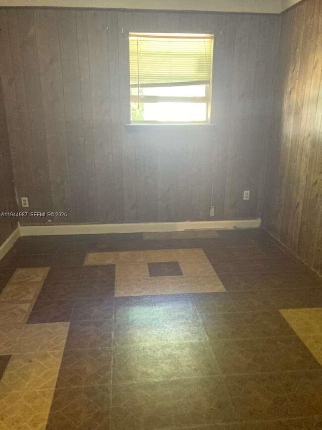 Building Photo - 18815 NW 33rd Ct