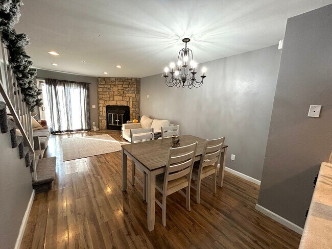 Foto del edificio - Quite 3 bed 2 bath home in 80916!!!