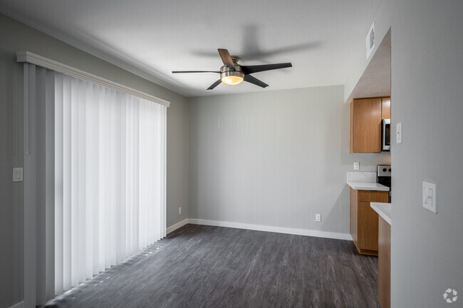 2HAB, 1BA - 875 ft² - Corona Pointe Resort