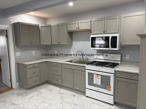 Building Photo - 68 2nd Ave