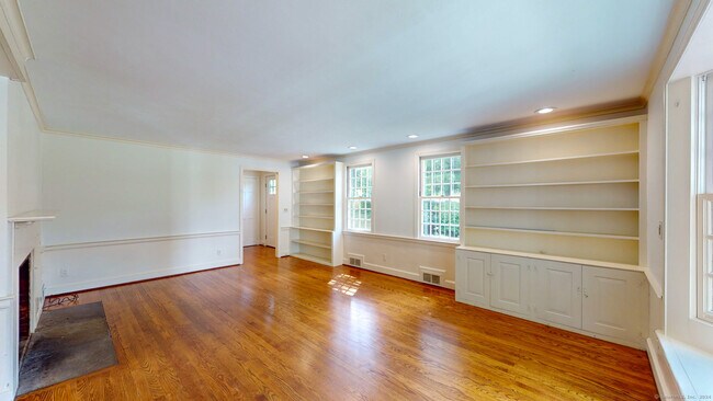 Building Photo - 47 Northview Dr