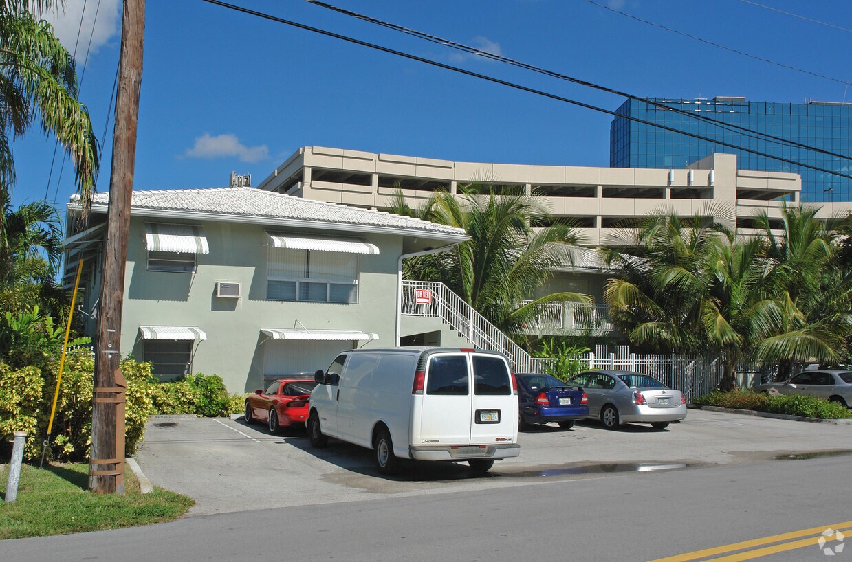 Building Photo - Executive House Apartments