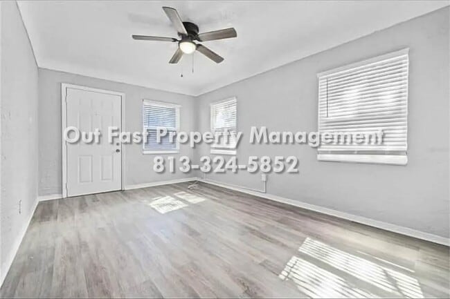 Foto del edificio - 2920 Emerson Ave S