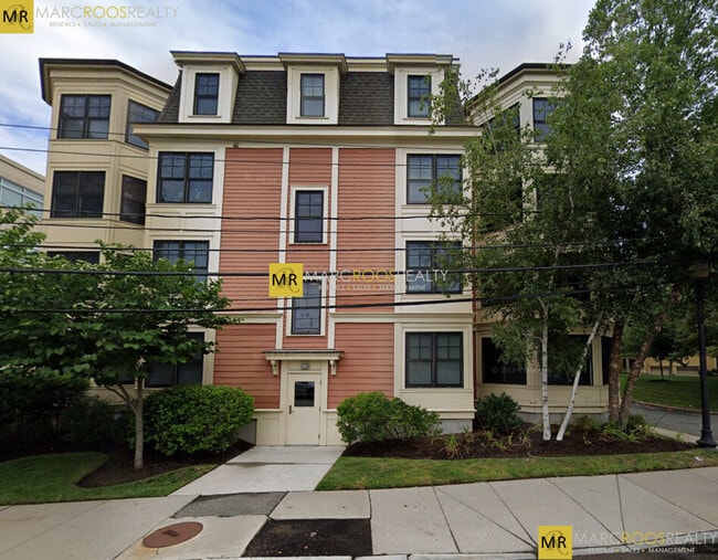 Building Photo - 173 Pleasant St