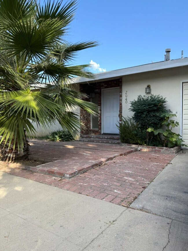 Foto del edificio - Spacious 2/2 home near shopping