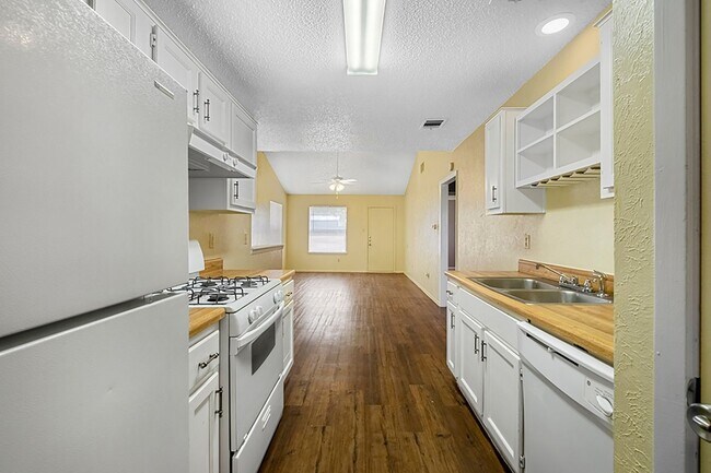 Foto del edificio - 12311 Alderbrook Dr