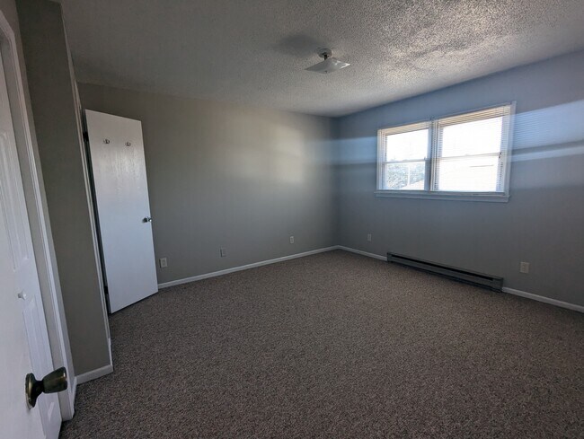 Foto del edificio - 902 N Logan St