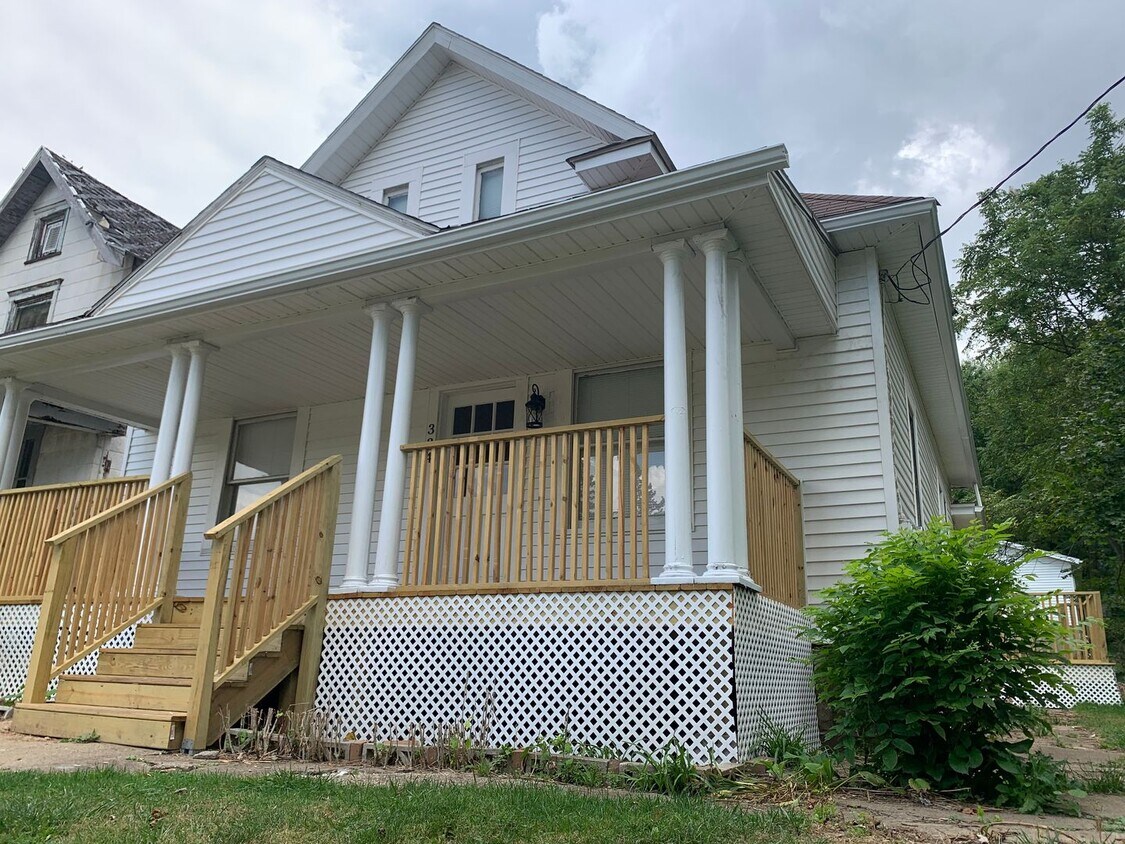 Primary Photo - New Rental