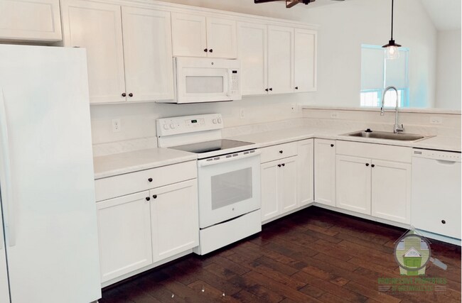 Building Photo - 316 Pelham St