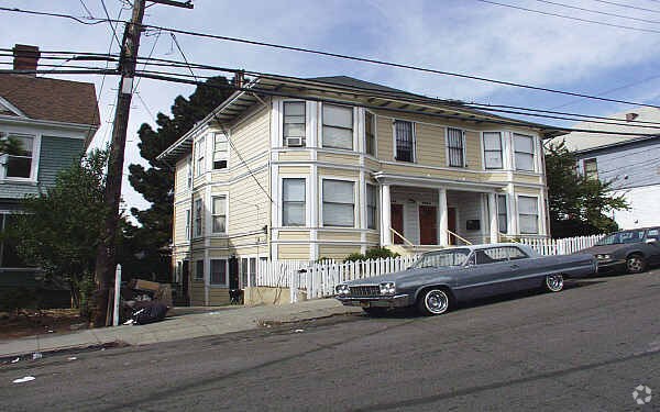 Building Photo - 713-715 Sutter St
