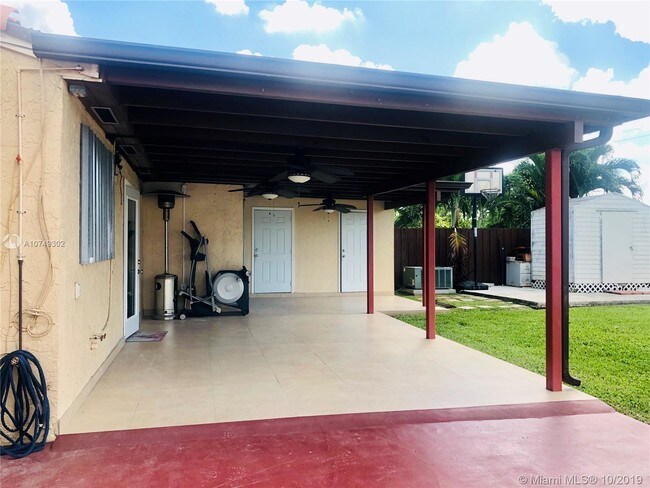 Foto del edificio - 13352 NW 2nd Terrace