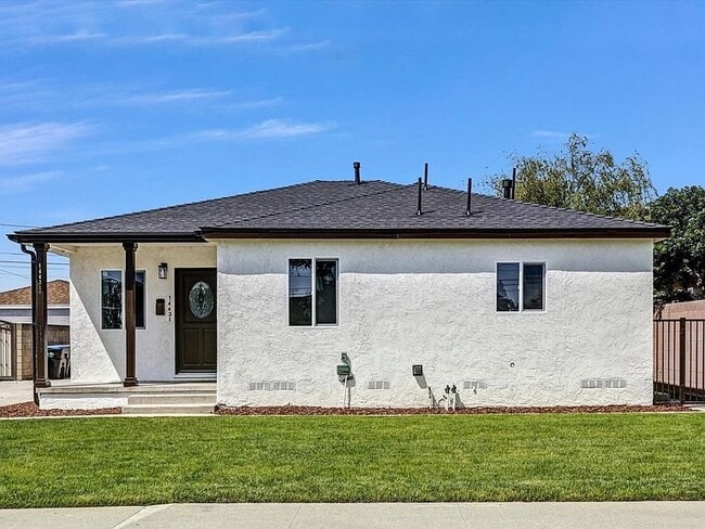 Building Photo - 14431 Harvest Ave