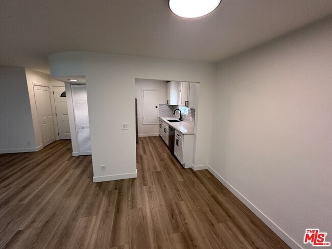 Foto del edificio - 314 S Clark Dr