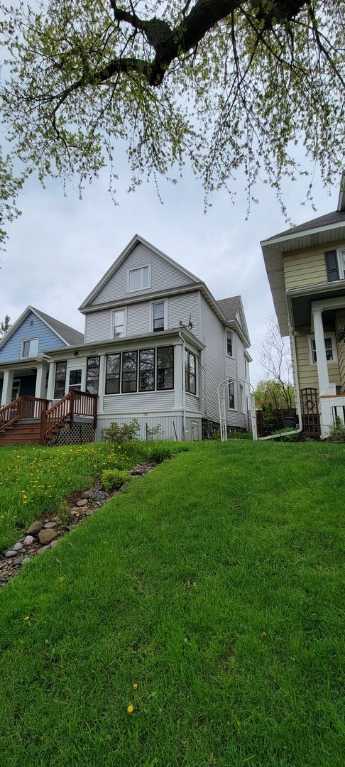 Building Photo - AVAILABLE JUNE 1st - 5 Bed 1.5 Bath Located In East Hillside