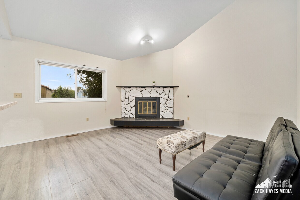 8920 Pioneer Dr, Anchorage, AK 99504 Townhome Rentals in Anchorage AK