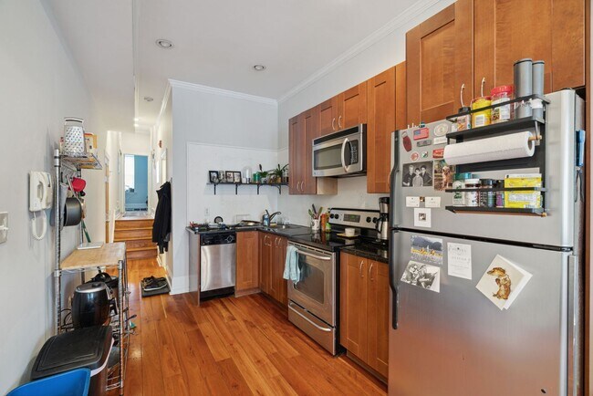 Foto del edificio - 3009 W Girard Ave