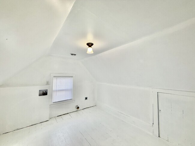 Foto del edificio - 809 Rockport Rd