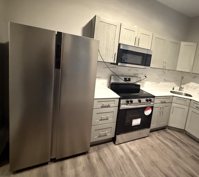 Foto del edificio - 642 E Indiana Ave