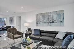 Building Photo - 4314 SW 48th Ct