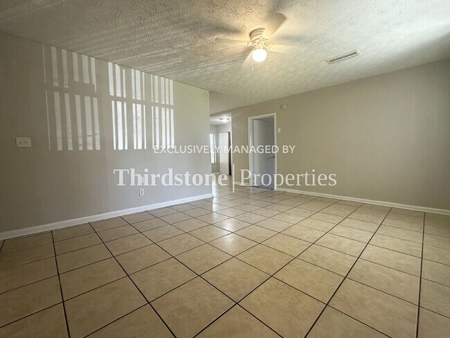 Foto del edificio - 779 Westgate Dr