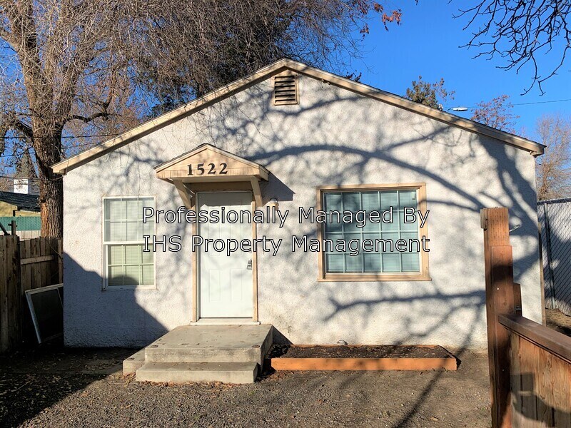 Primary Photo - 1522 W 4th Ave
