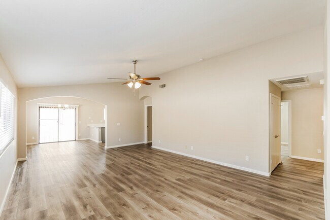 Foto del edificio - 25698 W St Kateri Dr