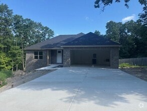 Building Photo - 38 Woodbridge Dr