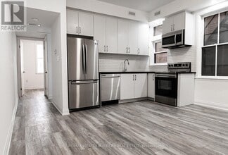 Building Photo - 209 Jarvis St