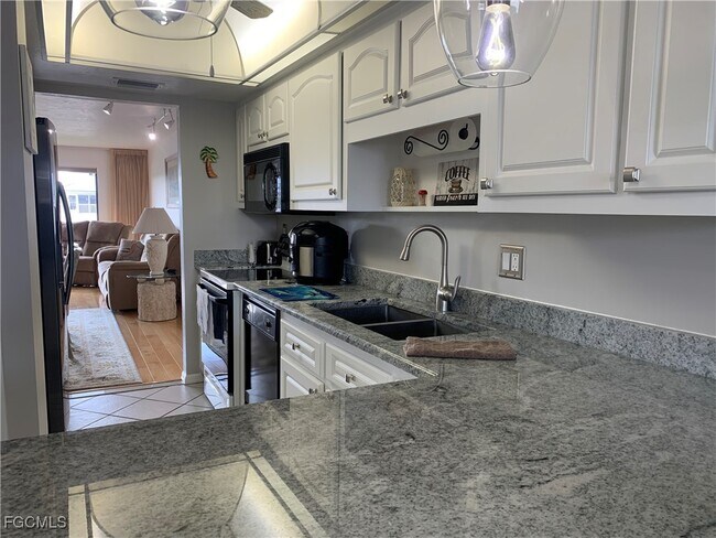 Foto del edificio - 1628 SE 46th St