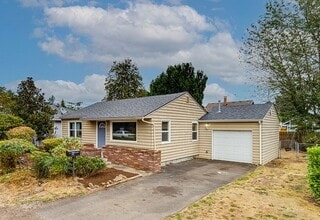 Building Photo - 7316 SE 68th Ave