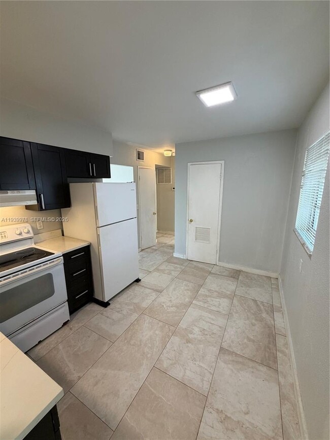 Building Photo - 1320 12th Ave S